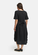 Gúna línéadaigh i gcruth A 'Venti'