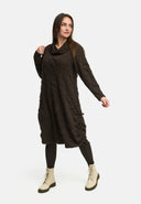 'Brunel' Kleid – Cowl-Neck, seitliche Raffung & Midilänge