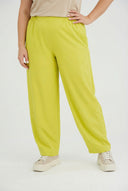 'Livia' Hose – Weite Passform, cleanes Design, & stretch