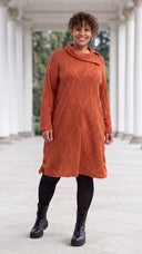 <h4><em><strong>NEW: LOVA</strong></em></h4><h1><strong>THE DRESS<br/>FOR NOW</strong></h1>