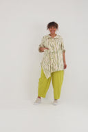 Calças 'Livia' – Corte Largo, Design Simples, & Elástico